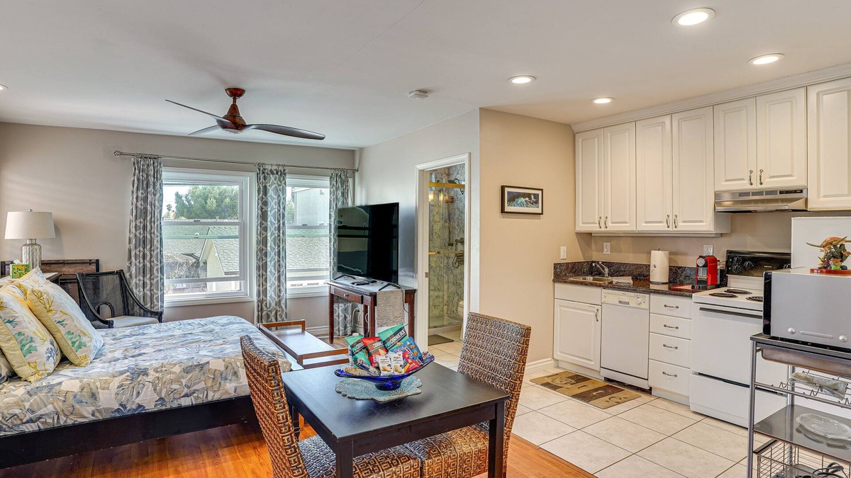 Huntington Beach House | Surf City Getaway - Walk to Sand!
