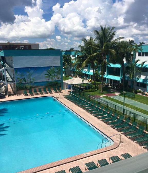 Lauderdale-by-the-Sea Apartment | Surf Rider Resort