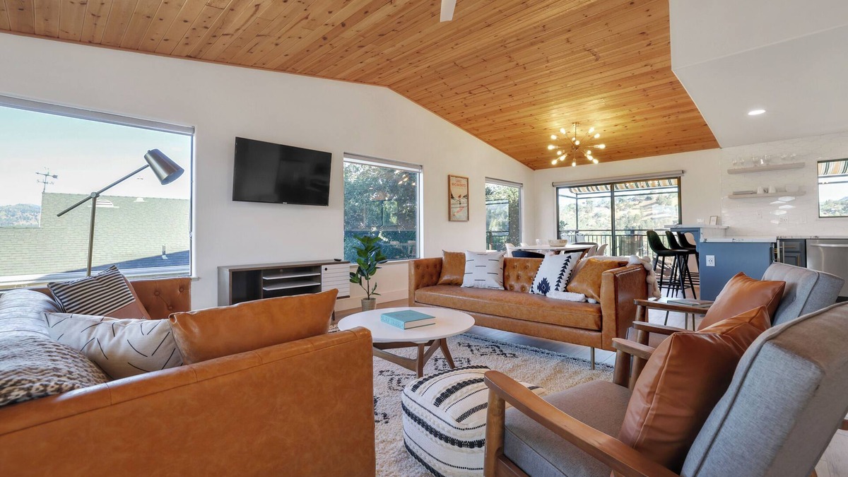 Oak Shores House | Surf Shack at Lake Nacimiento with Private Slip!