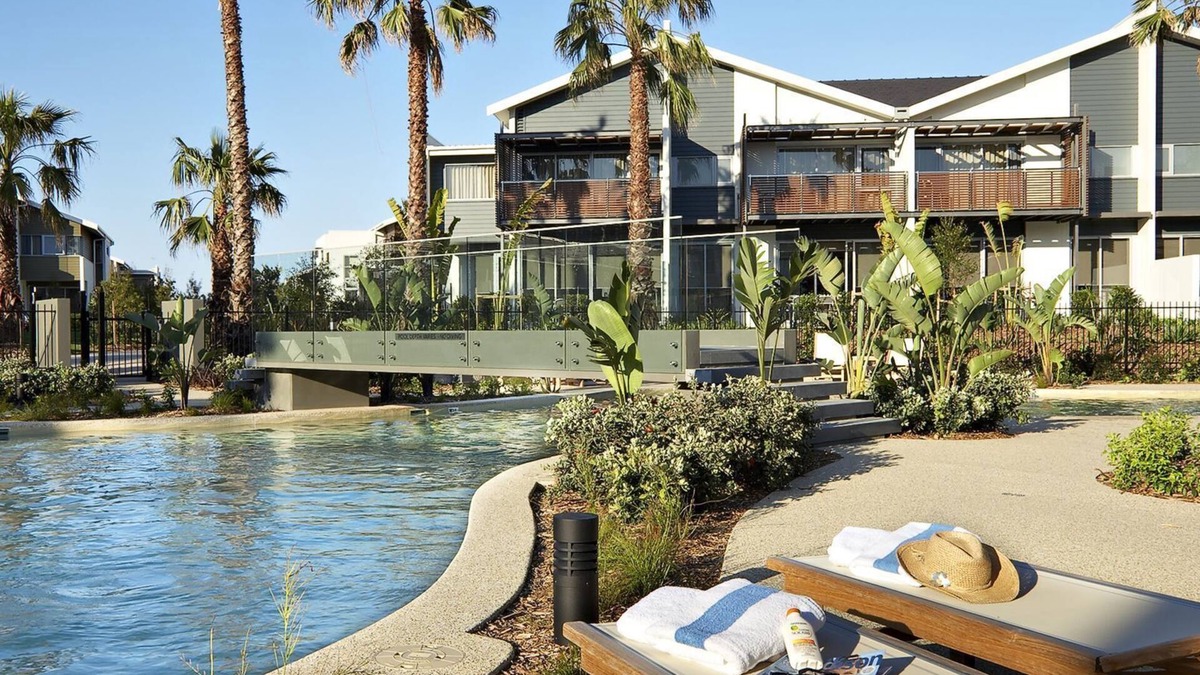 Magenta Shores House | Surf, Sun and Sand – beach access less than 150m