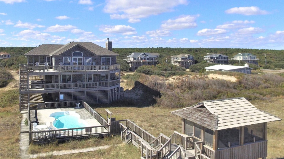Carova Beach House | SURF VIEWS from this BEAUTIFULLY maintained OCEANFRONT