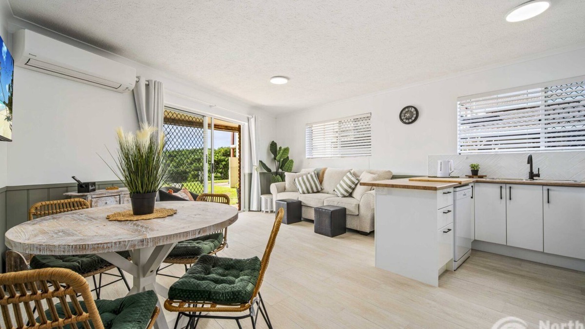Hastings Point House | Surf Whispers - Absolute Beachfront Getaway