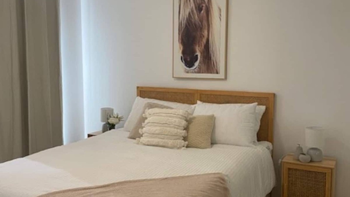 Surfers Paradise Apartment | Surfer's serenity