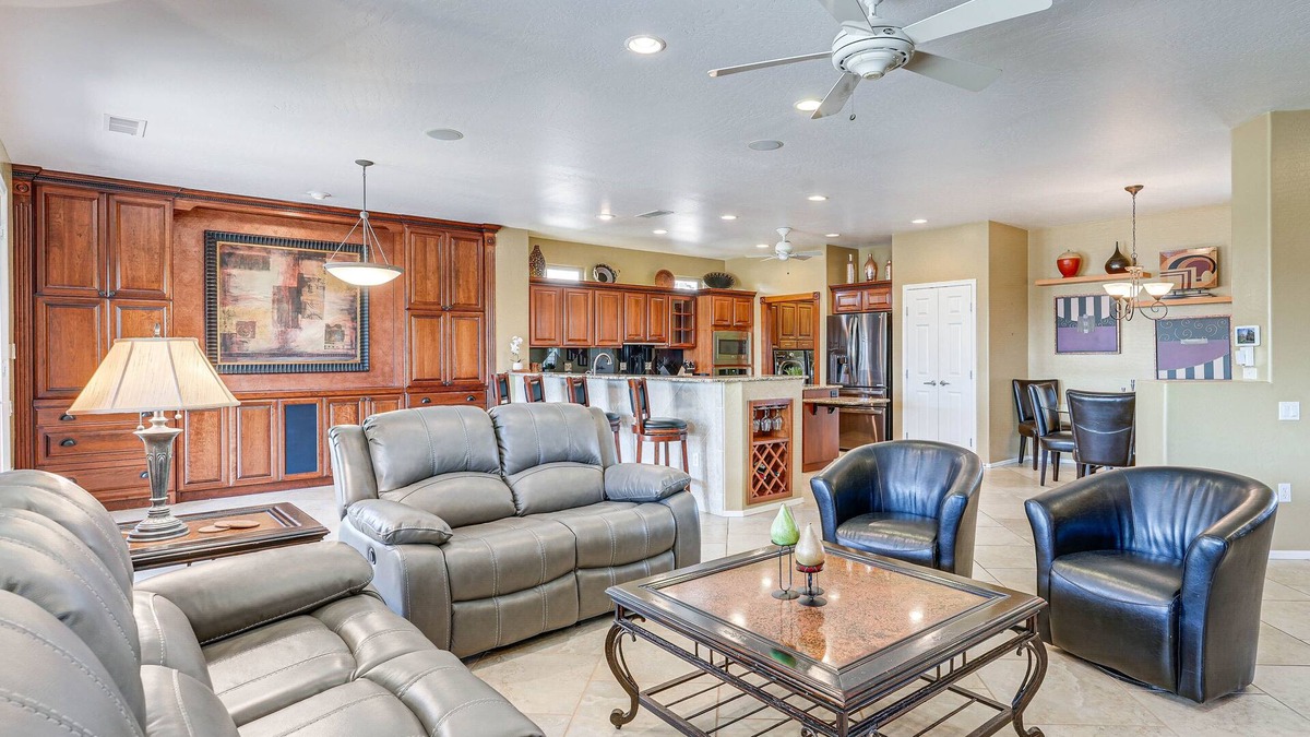 Surprise House | Surprise Home in Golf Community w/Private Pool!