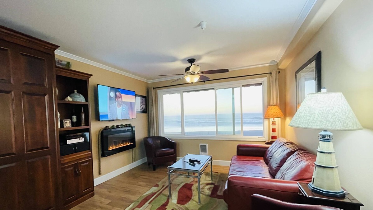 Lincoln City Condo | Surround Yourself in Luxury, Oceanfront 1 bed 2 bath Condo - w/o extra Mg fees