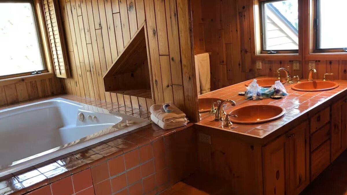 Two Harbors Condo | Surrounded by Superior! Stunning condo with 270 degrees of Lake Superior