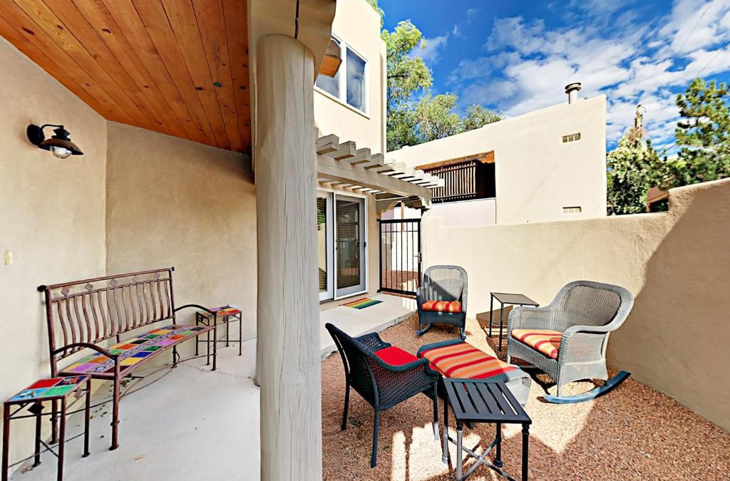 Northeast Santa Fe Apartment | Susan's Hideaway Unit B