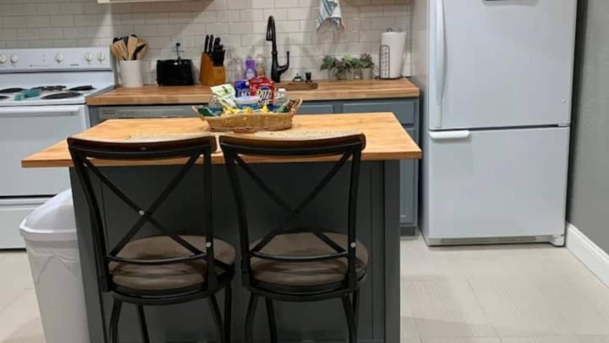 Ponca City House | Suzanne's Cheerful 2 Bedroom in Ponca City WiFi