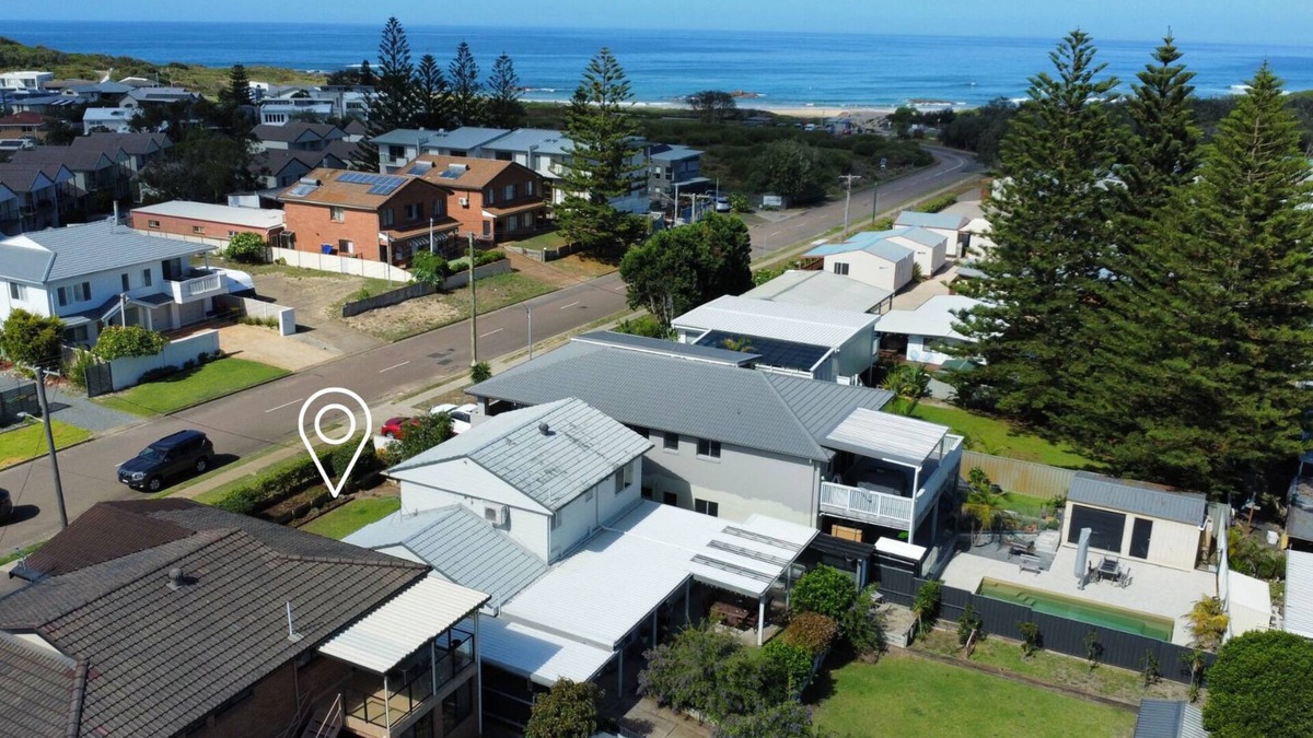 Anna Bay House | Suzie Q - Large Family Beach House - 150m to beach