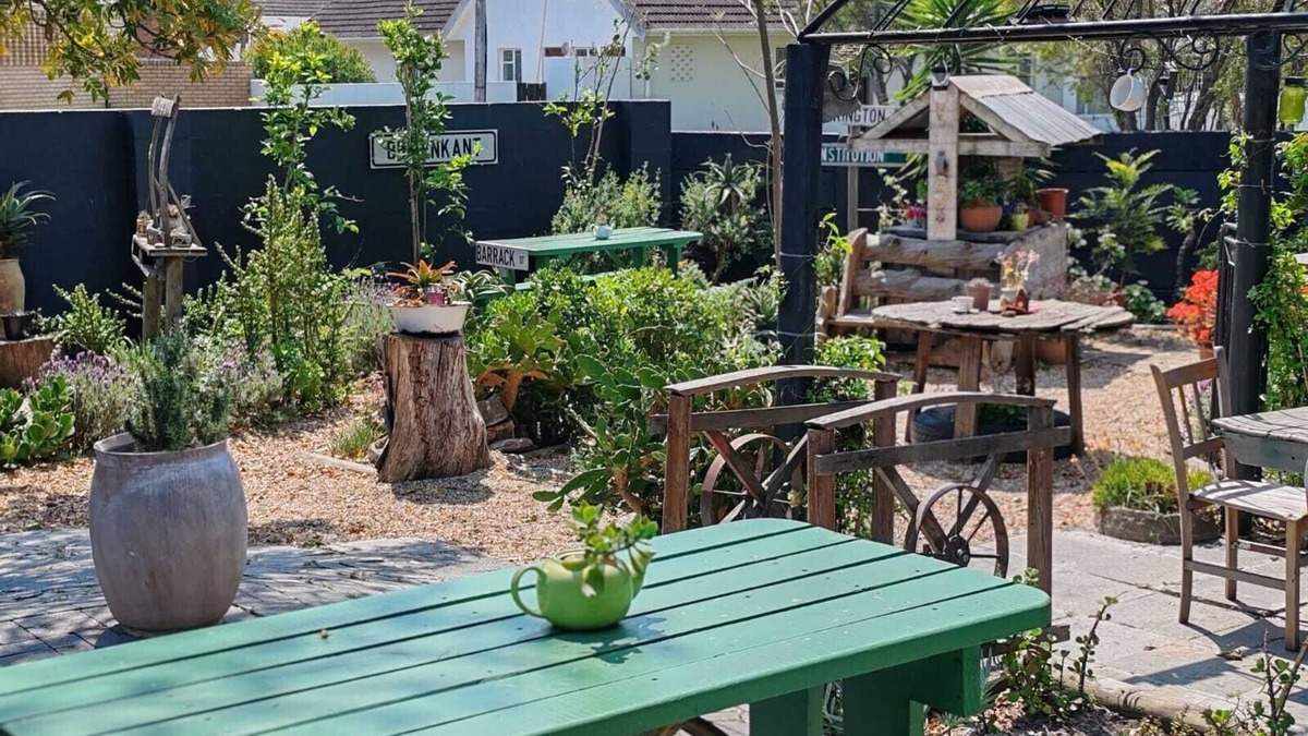 Belville Bed & Breakfast | Suzies Huis Restaurant Bed and Breakfast