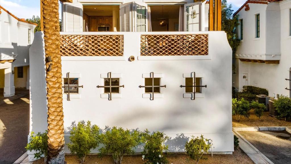 La Quinta Apartment | SV111 Modern 1 Bedroom Spa Villa in LQ Resort