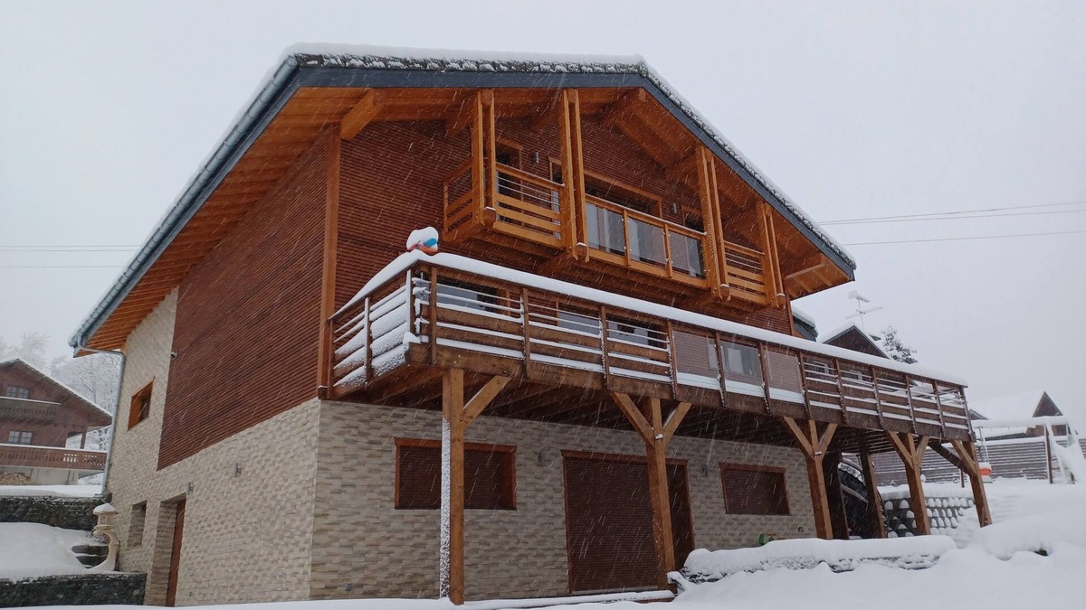 Thollon-les-Memises Apartment | Svea Lodge - Ideal cottage for families