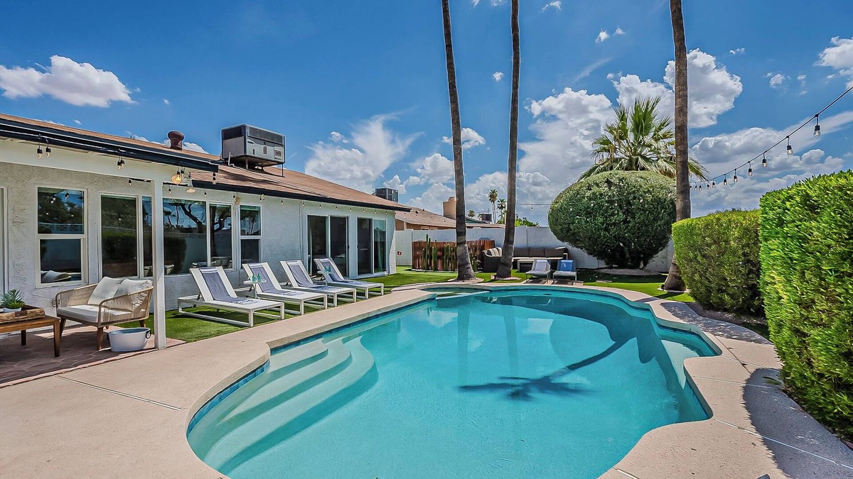 Knoell Scottsdale House | SW Boho in N. Scottsdale! Heated Pool w/Hot Tub + Putt + Firepit + Mt View