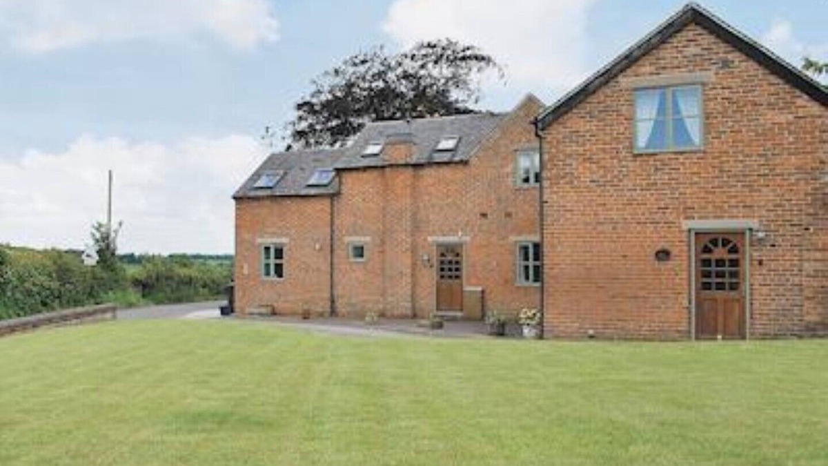Newton Grange House | Swallow Cottage is a coverted barn