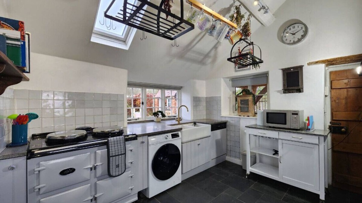 Kidlington House | Swan Cottage, 2-Bedroom, Canal View, Parking, Wifi, Oxford