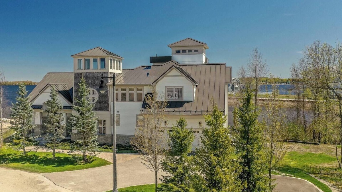 Port McNicoll House | Swan Cove Waterfronts Retreat