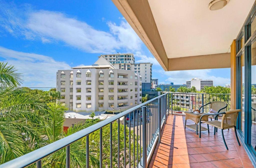 Darwin City Centre Apartment | Sweeping Harbourfront Views atop Tropical Resort