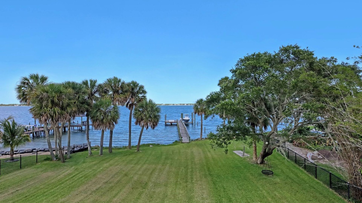 Tropic House | Sweeping Views, Direct Riverfront, Dock, Heated Pool, 8bed/5.5bath Sleeps 20