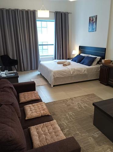 Al Muraqqabat Apartment | Sweet 703-Room-1