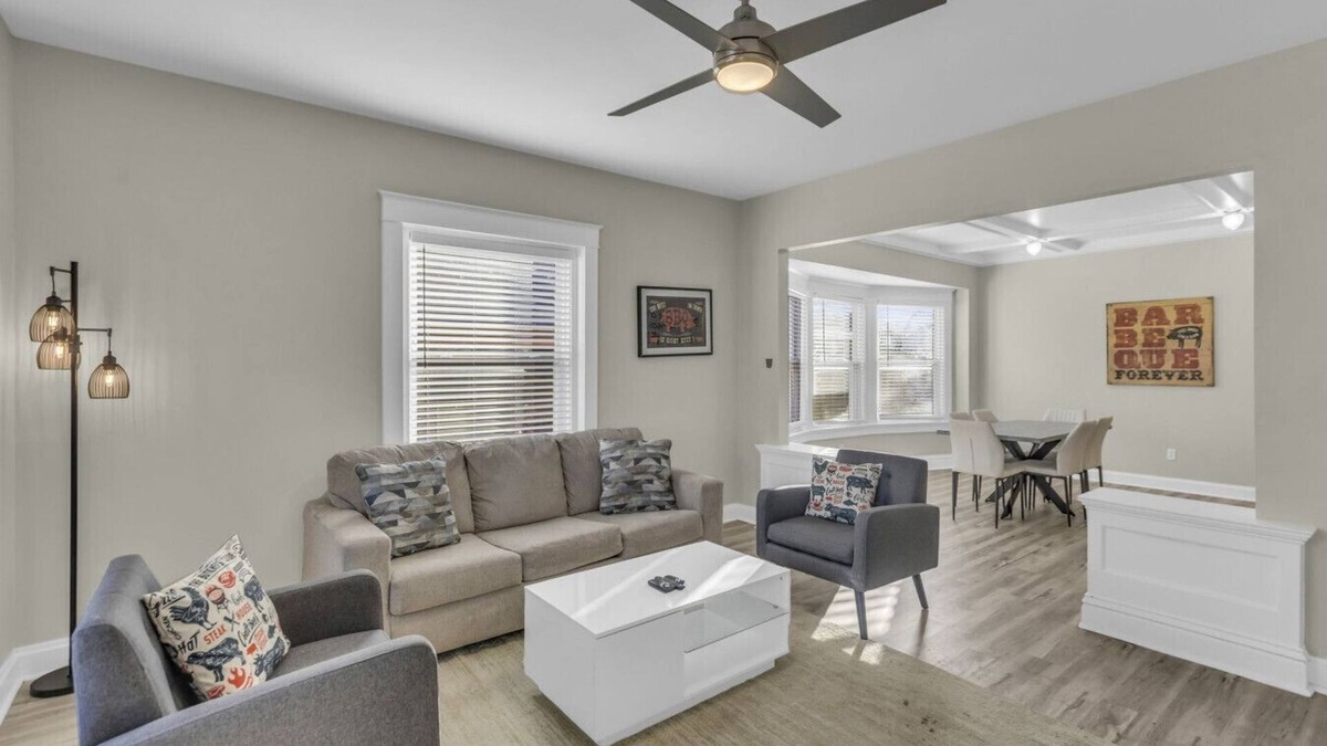 South Hyde Park Apartment | Sweet and Saucy Kansas City