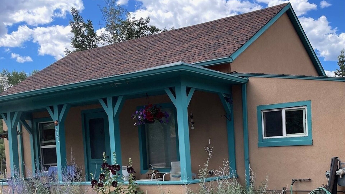 Buena Vista Cottage | Sweet Buena Vista Getaway. 1200 Sq. ft. Walking Distance to everything! STR#269