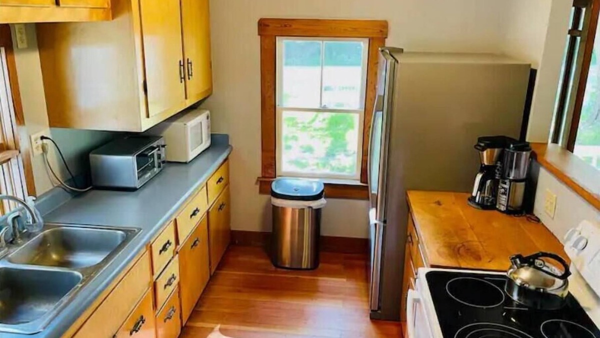 Phippsburg Cottage | Sweet comfy cottage on Small Point Road