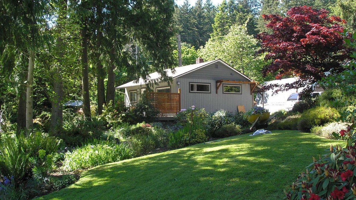 Victoria Cottage | Sweet Country Cottage