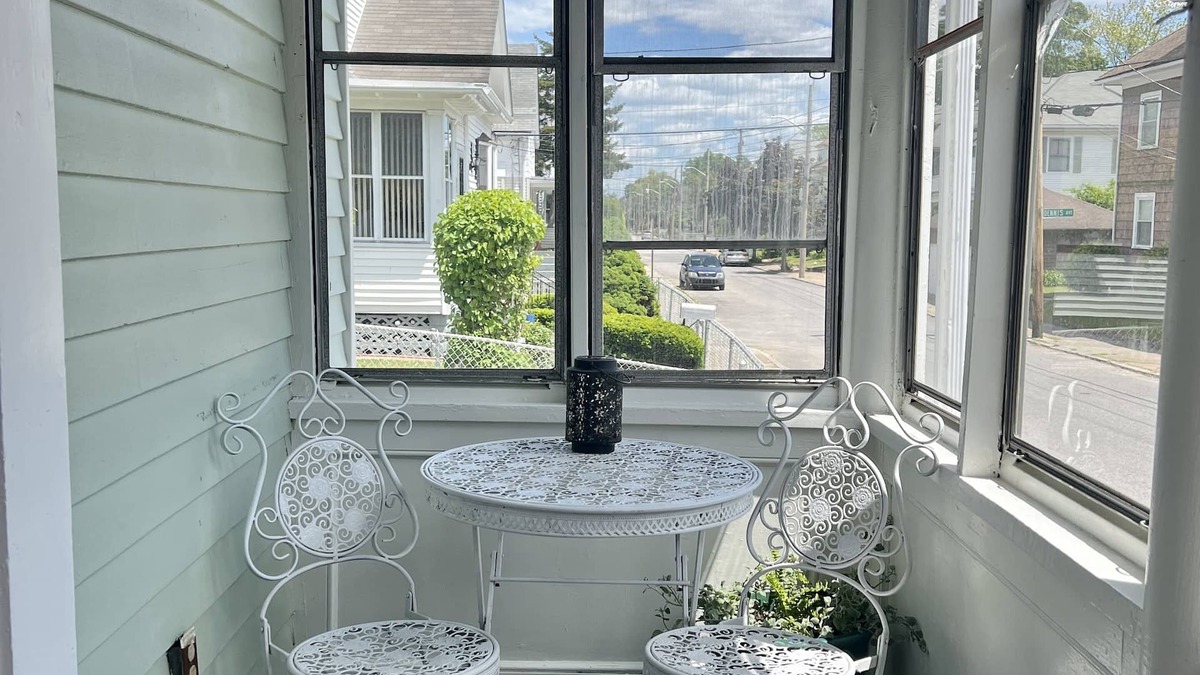 Edgewood Cottage | Sweet Edgewood Cottage steps to RWU Park