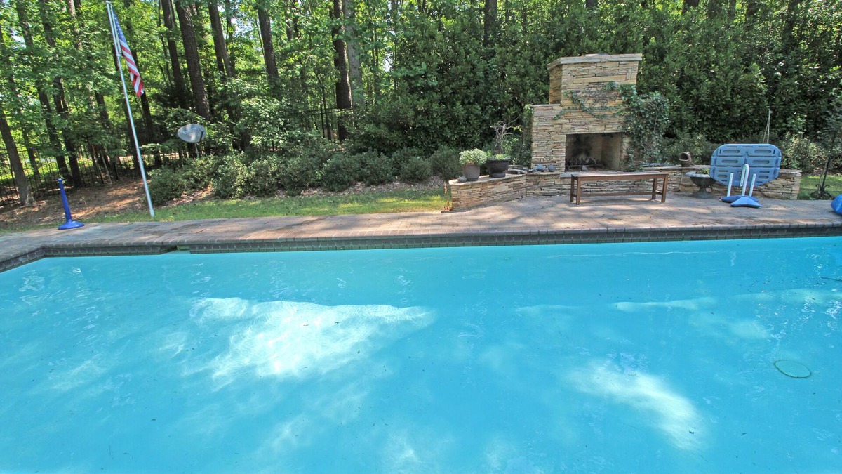 Monroe House | Sweet Elegant Lake Front 3 Acre Southern Hacienda