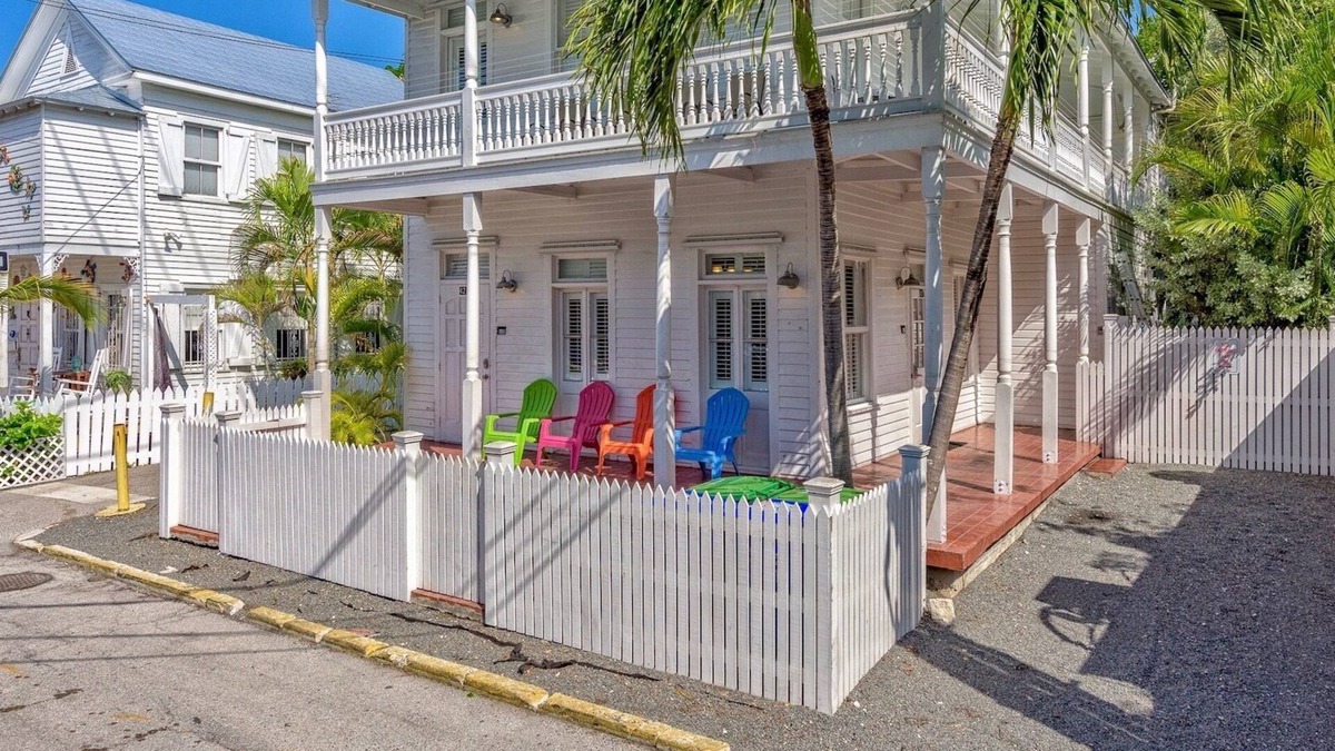 Downtown House | *SWEET HOME ANGELITA @ OLD TOWN* Renovated Home Off Duval + LAST KEY SERVICES