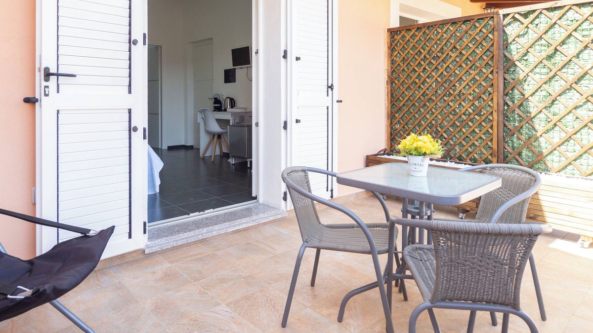 Torpe House | Sweet Home - Morada - Four Bedroom Guest House, Sleeps 10