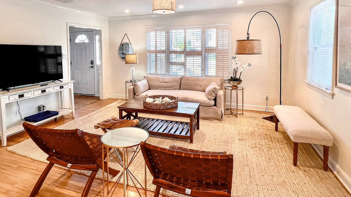Dam Neck House | Sweet Home Near Croatan Beach & Boardwalk with Deck, WiFi, Bikes - 2 Dogs OK