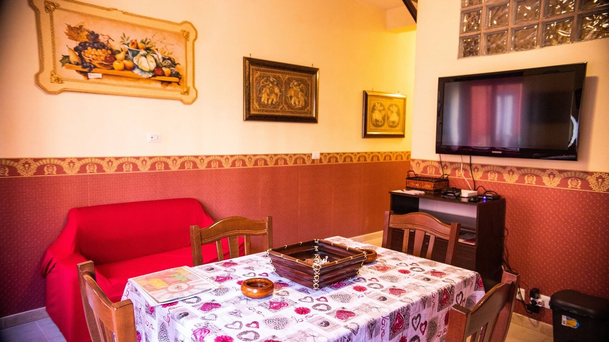 Naples City Centre Apartment | Sweet House "Bourbon Dynasty" - An unforgettable experience!