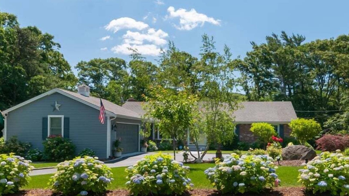 West Barnstable House | Sweet Perfection: Family Fun & Outdoor Space