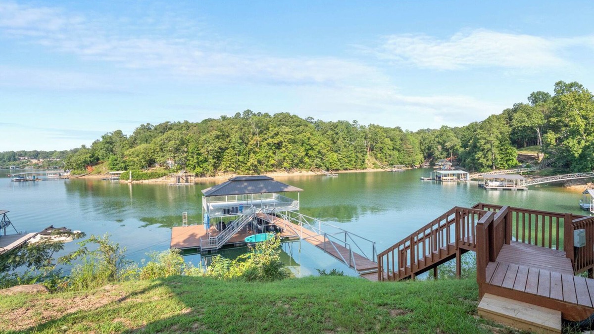 Houston House | Sweet Retreat: 5 BR, 4 BA in Houston, Sleeps 15