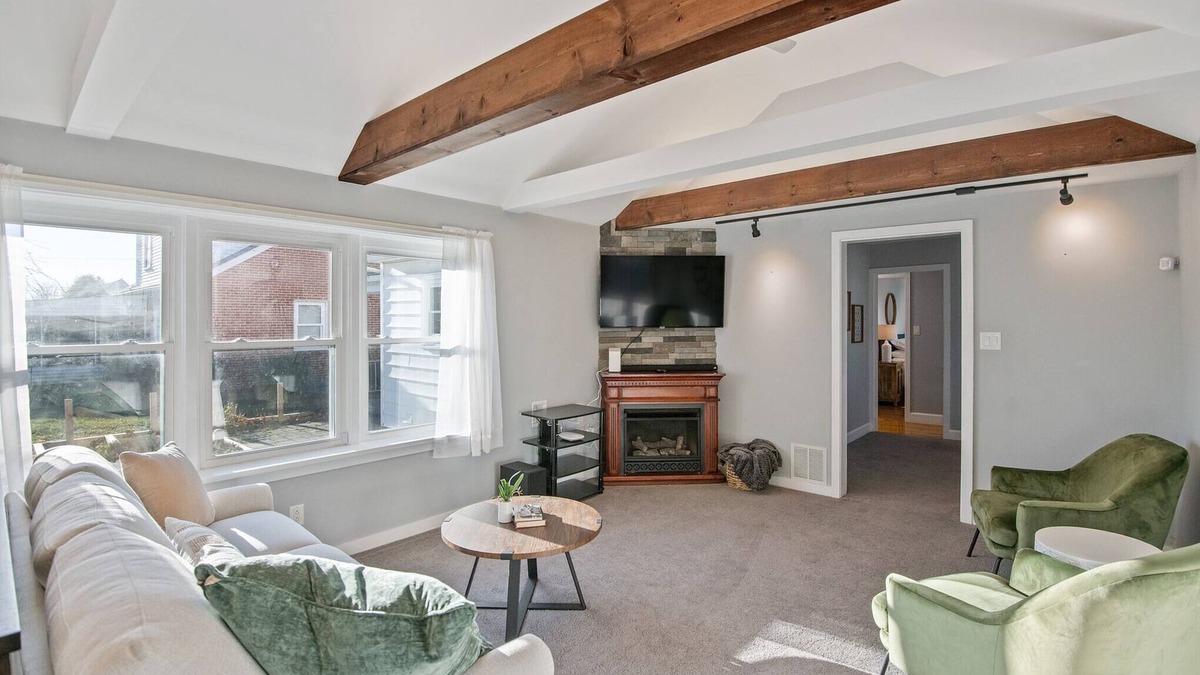 Palmyra House | "Sweet Serenity" Stay 10 Minutes from Hershey by RedAwning