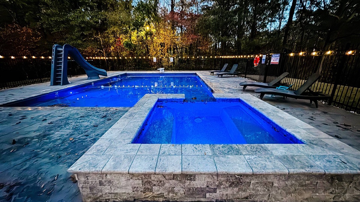 Mableton House | Sweet Tea & Serenity * Pool + Hot Tub * Fire Pit * Playground *