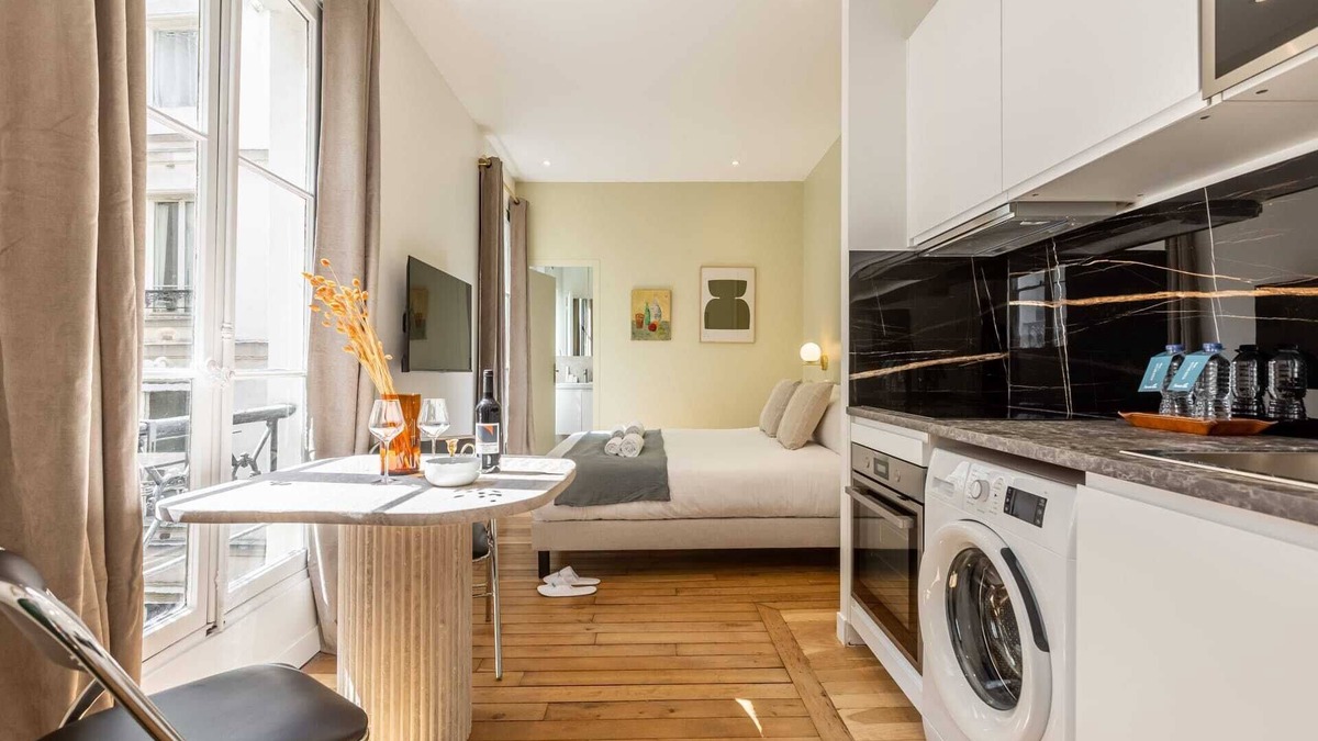 Quartier de la Place-Vendome Apartment | Sweett | Madeleine IV