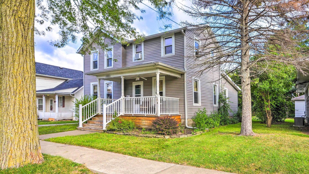 Port Clinton Cottage | 'Sweetwater Hideaway' - Blocks to Lake Erie!