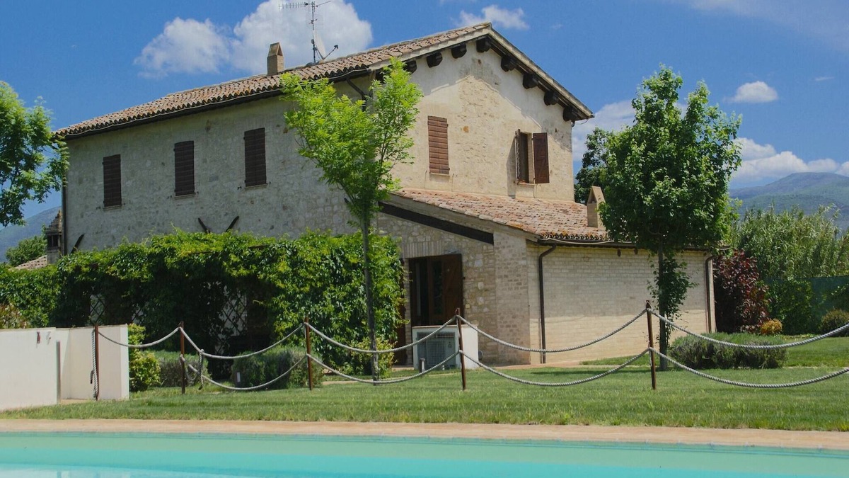 Foligno House | Swim, Savor, and Stroll in Umbria