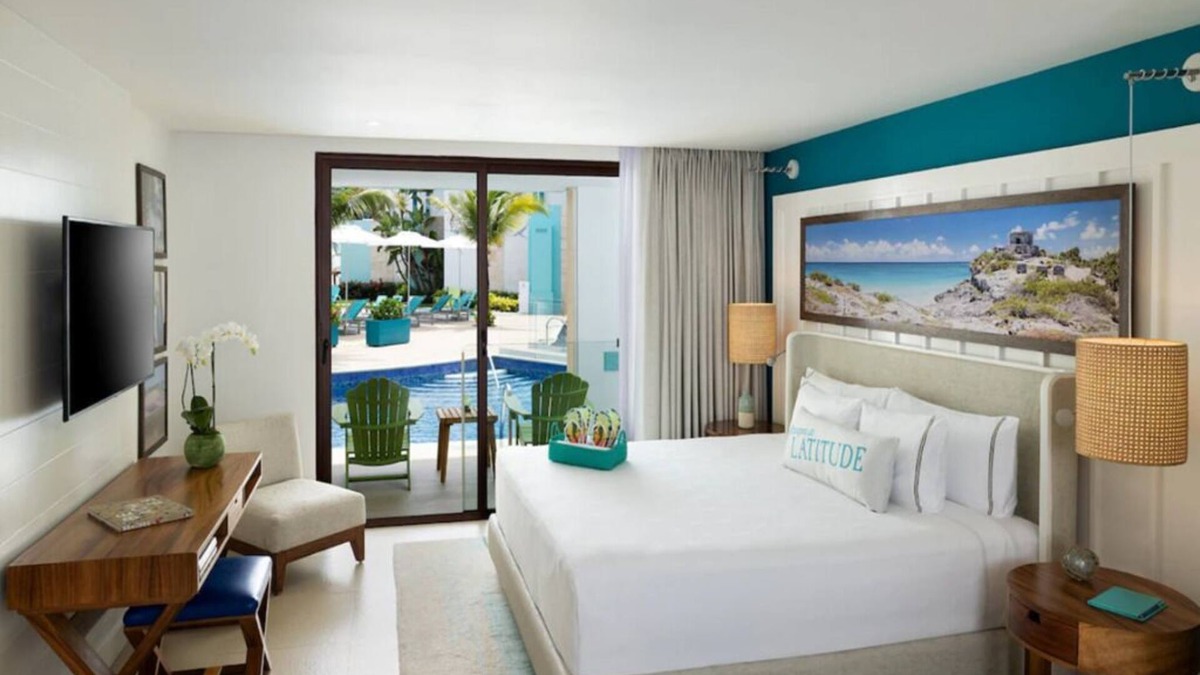 Puerto Morelos Apartment | Swim-up Luxury Suite: A Caribbean Retreat, ALL-INCLUSIVE WITH PREMIUM BENEFITS
