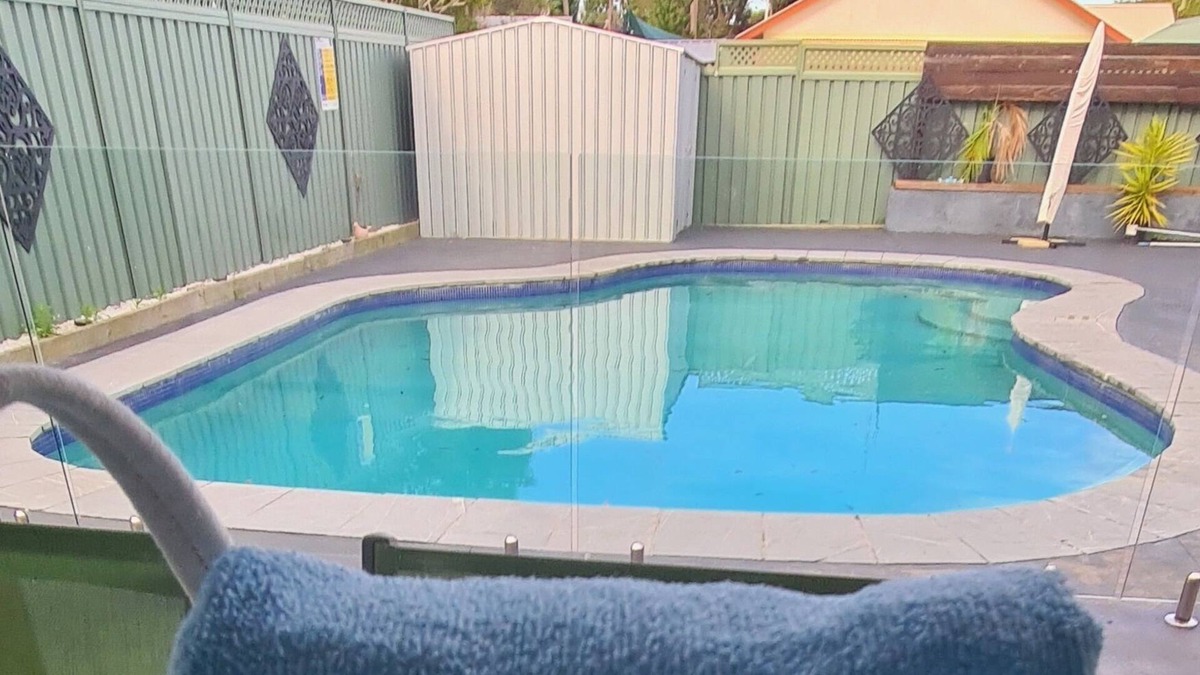 Budgewoi House | "Swimaway"- Coastal Family POOL Getaway