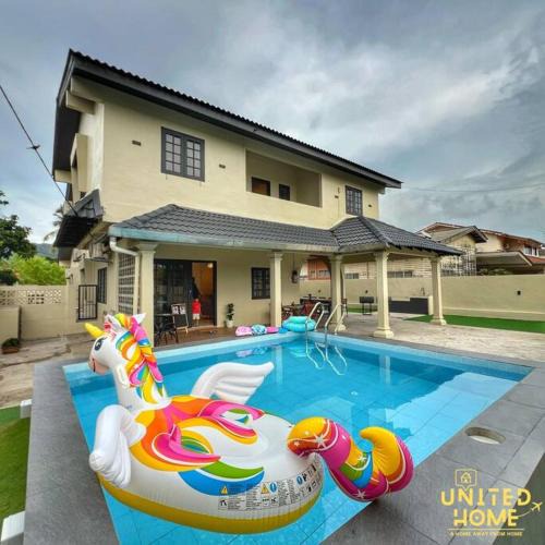 Taman Intan House | Swiming pool Villa Kuantan Holiday Home 6R 4CP