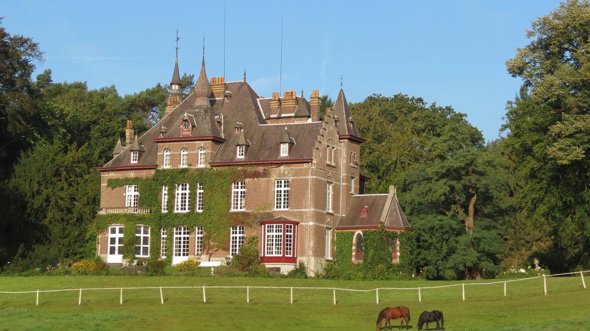 Villers-la-Ville Cottage | SWIMMING POOL and SAUNA, charming house in castle outbuilding, Villers-la-Ville