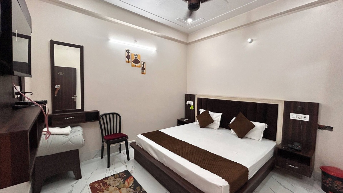 Puri Hotel | Swimming Pool Hotel G resort Near temple