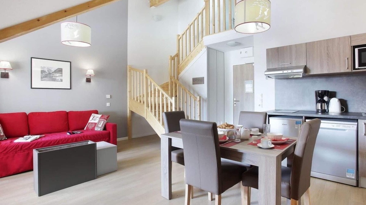 La Salle-les-Alpes Apartment | Swimming pool, parking, tv, ski locker, 29-39m², Serre Chevalier