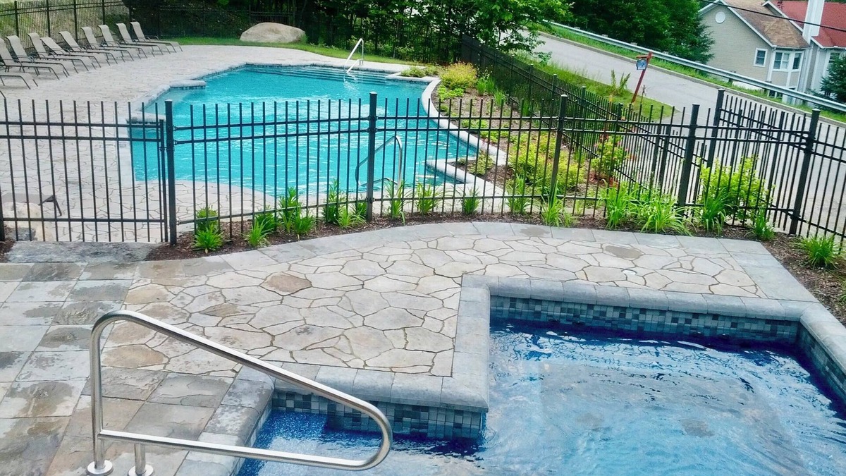 Mont-Tremblant Village Apartment | Swimming Pool, Spa - Condo Mont Tremblant 2