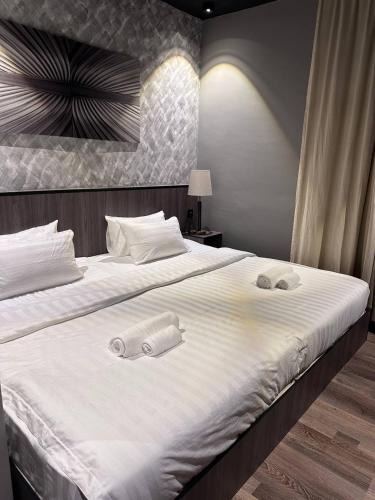 Sepang Hotel | Swing & Pillows - KLIA 1 KLIA 2, Sepang