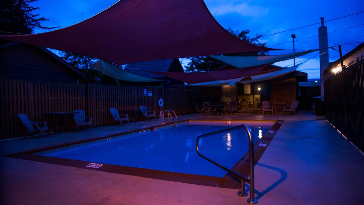 Heber Hotel | Swiss Alps Inn