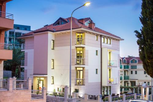 Becici Hotel | Swiss Holiday